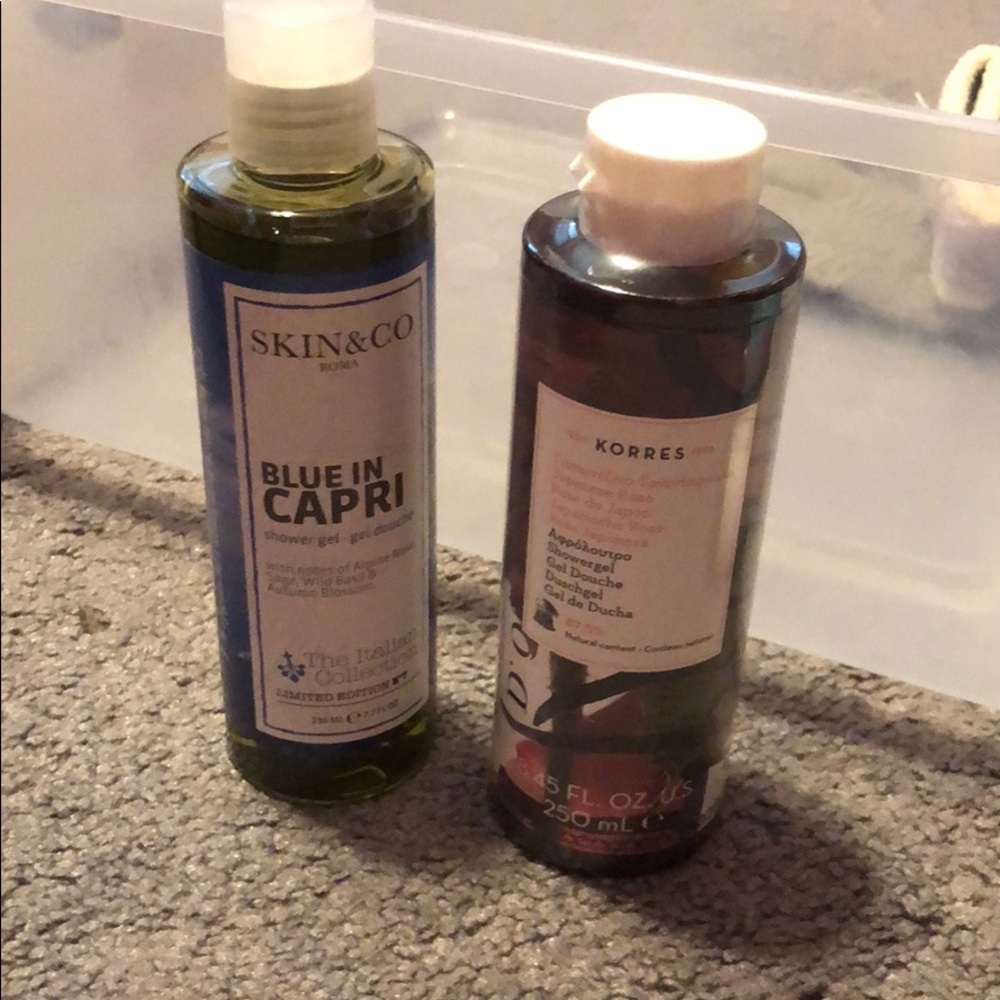 2 different shower gels